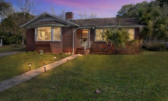 Urban Core House | Comfy pet friendly home in JAX mins to downtown