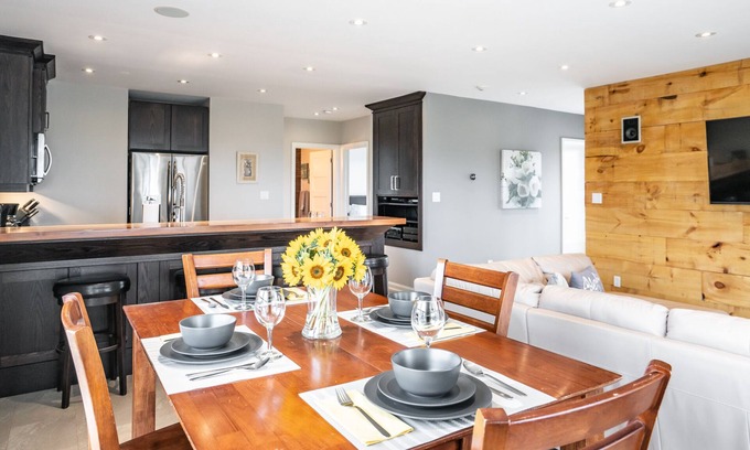Niagara-on-the-Lake House | Comfy Renovated Niagara Vineyard 2 Bdrm Farm Home