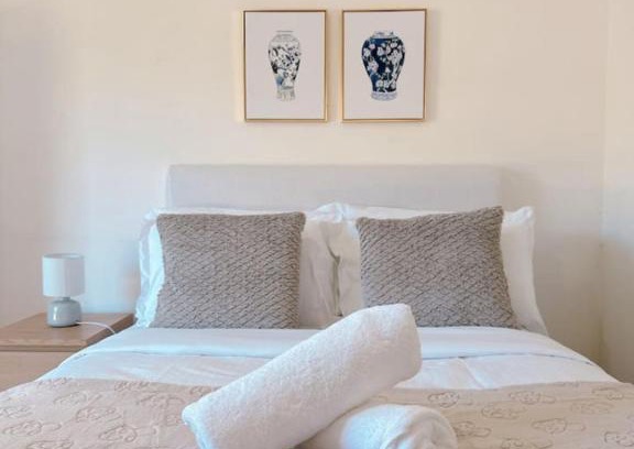 Sunnybank Hills Apartment | Comfy unit near Garden City Westfield Street Parking