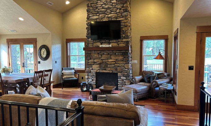 Cle Elum House | Commodious Country Hideaway nestled in Suncadia.