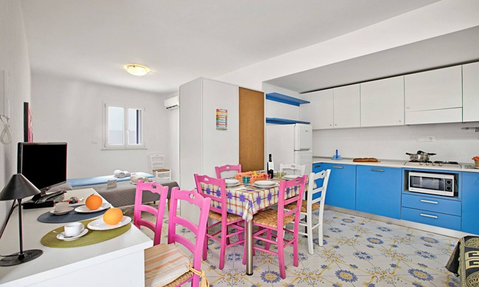 Torre Vado Apartment | Complesso Azzurro Mono 3 Near The Beach, Salve, Italy