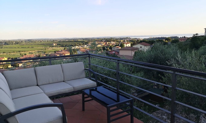 Cavaion Veronese Apartment | Complete apartment in a quiet historic courtyard. Near Lake Garda and Gardaland