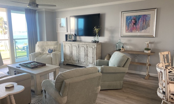 Villa Sabine Condo | Completely renovated 1 bedroom on first floor Sabine Yacht and Racquet Club