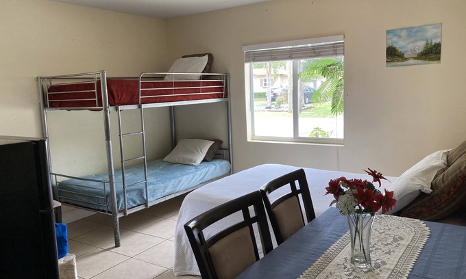 Hallandale Beach House | Concierto #1 From 1 to 6 people