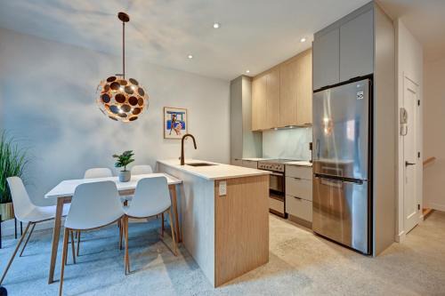 Pointe-Saint-Charles Apartment | Condo Hotel 101