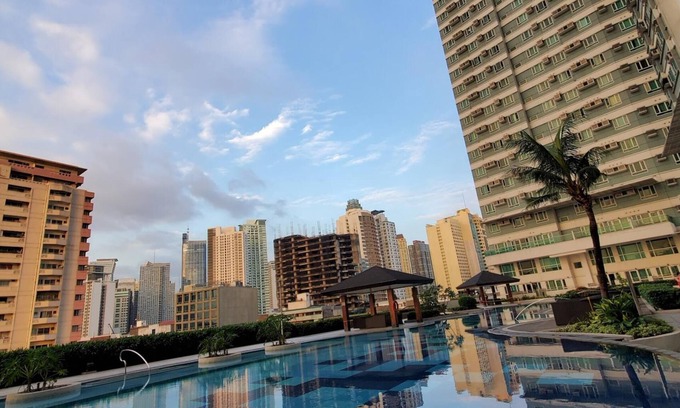 Bangkal Condo | Condo in Makati studio type fast wifi netflix