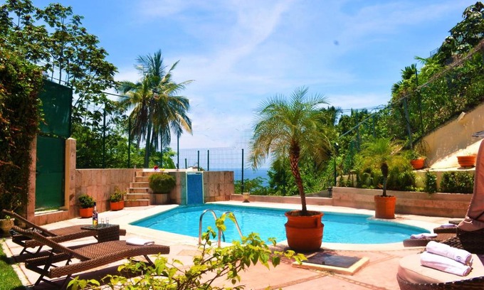 Colonia 5 de Diciembre Apartment | Condo Selva Alta