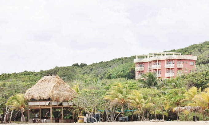 Brick Bay Condo | CONDO VISTA DEL MAR-SEASIDE CONDO-3 BR - SEA VIEWS, POOL, SAND BEACH, SNORKEL