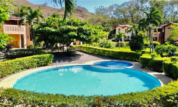 Playa Hermosa Villa | Condominio Villa Hermosa