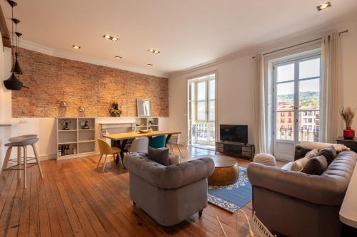 San Francisco Apartment | Confort y Diseño con Vistas al Casco Viejo