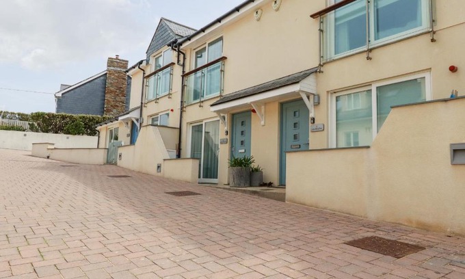 Treyarnon Apartment | Constantine Bay Cottage