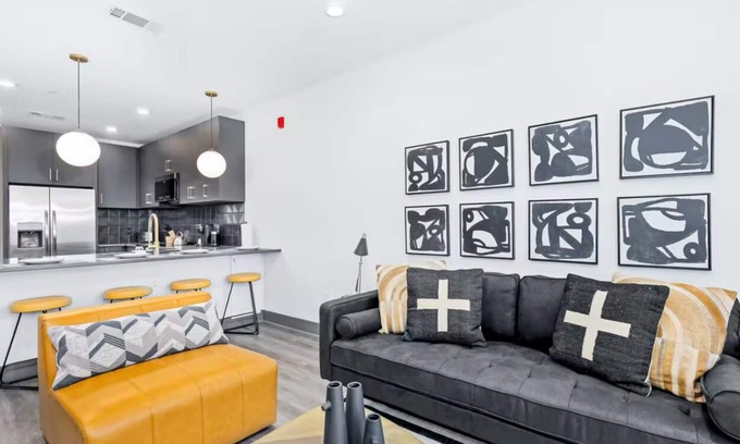 Rolling Mill Hill Condo | Contemporary 1BR Muse/Walk to Broadway!