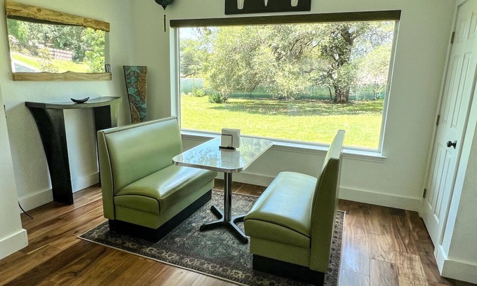 San Marcos House | Contemporary 2 bedroom house in San Marcos close to campus, downtown & the river