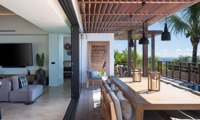 Gouverneur Villa | Contemporary 4 BDRM Villa w 2 Pools