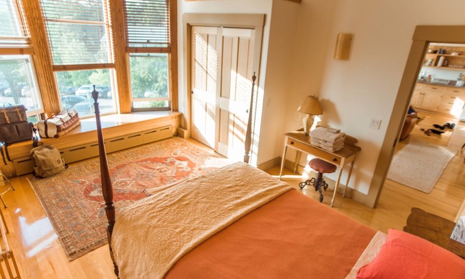 Hardwick Apartment | Contemporary Apartment in Historic 1895 Building