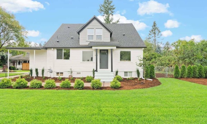 Camas House | Contemporary Camas Retreat with Guest Suite