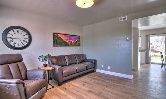 Grand Junction House | Contemporary, Clean 2 BR Townhome w/Private Patio 🐶 Friendly, Fast WiFI👨💻
