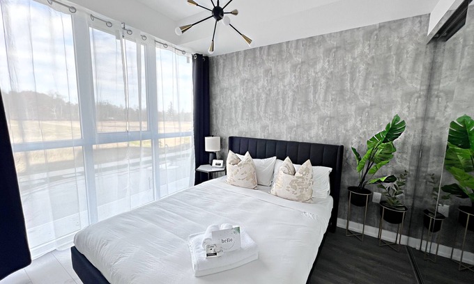 Innisfil Condo | Contemporary Condo At Friday Harbour Resort!