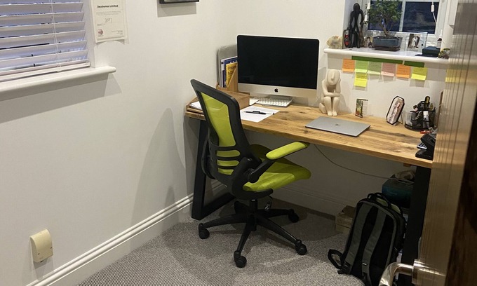 Fleet House | Contemporary house Business Only close to Golf & Farnham /EV electric charger