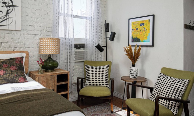 Westlake Apartment | Contemporary LA Studio - Close to DTLA!