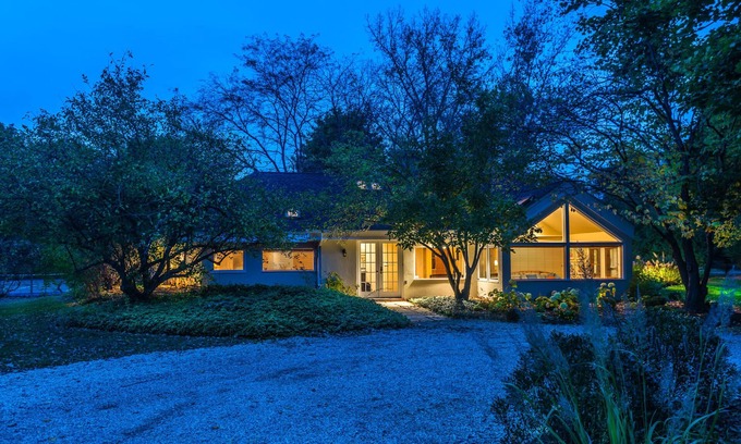 Copake House | Contemporary Lakefront, Ski, Tennis and Boat Cozy 3 Bedrooms