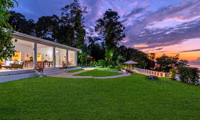 Summerfield Villa | Contemporary Ocean View Villa