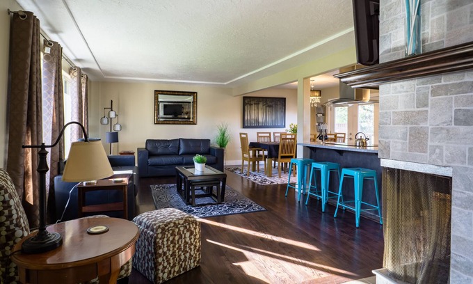 Hazelwood House | Contemporary Portland Home - 15 minutes to Everything - King Bed