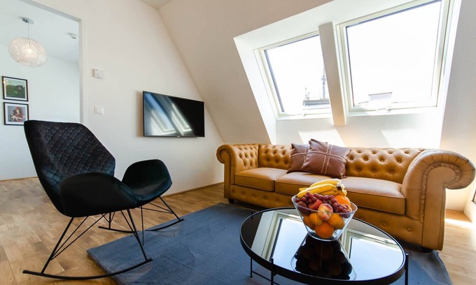 Weißgerber Apartment | ★Contemporary & Private★ | City Views | ☀Balcony