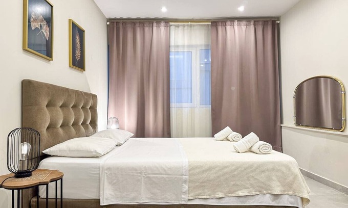 Plaka Apartment | Contemporary & Spacious Renovated Apt, DT Syntagma