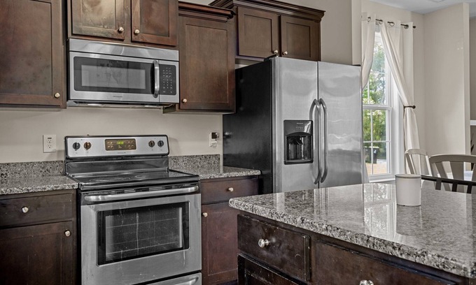 Piney Green House | Contemporary Townside Retreat