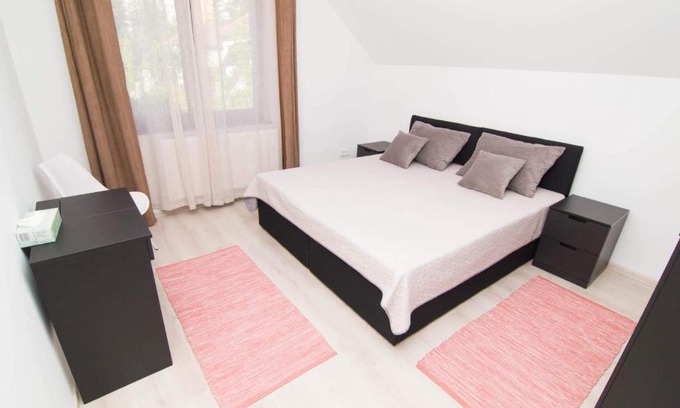 Sfantu Gheorghe Bed & Breakfast | Continental Boutique Rooms