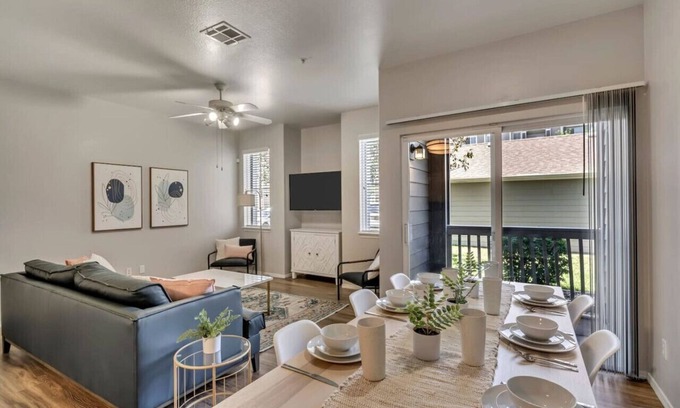 Clearfield Apartment | Convenient 1st Floor 2BR with Pool, Hot Tub, and Extra Bed, Near Hill AFB