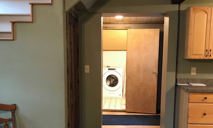 Perry House | Convenient Country Home