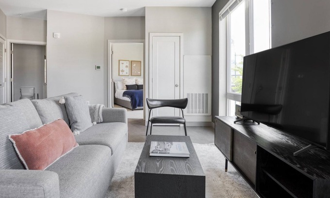 Forest Hills - Woodbourne Apartment | Cool Jamaica Plain 1BR w/ Gym & W/D, by Blueground