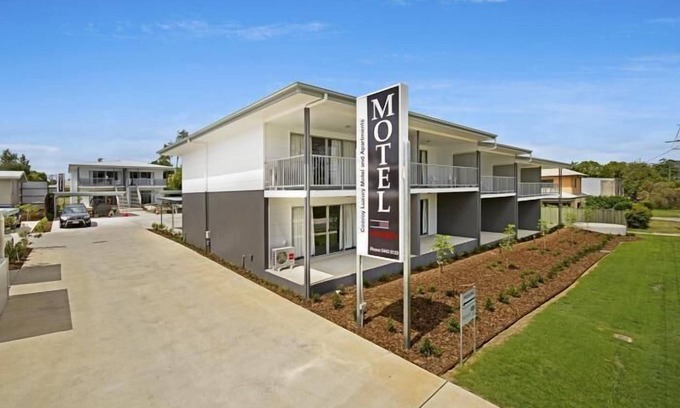 Cooroy Hotel | Cooroy Luxury Motel Apartments Noosa