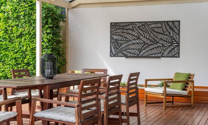 West Croydon House | Coppers Cottage - Private Pool with Guest House