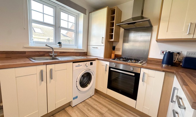 Thornaby On Tees House | Coral House is our beautiful home away from home for 5