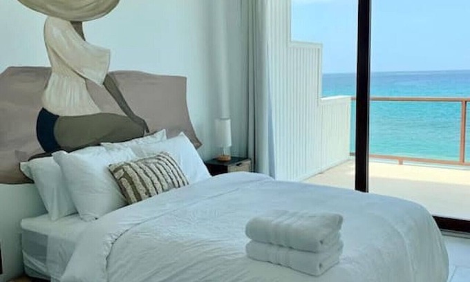 Stella Apartment | Corcega Beachfront Suite with Balcony in Rincon