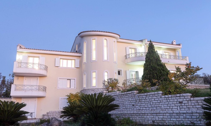 Gouvia Villa | CORFU LUXURY VILLA PALOMA