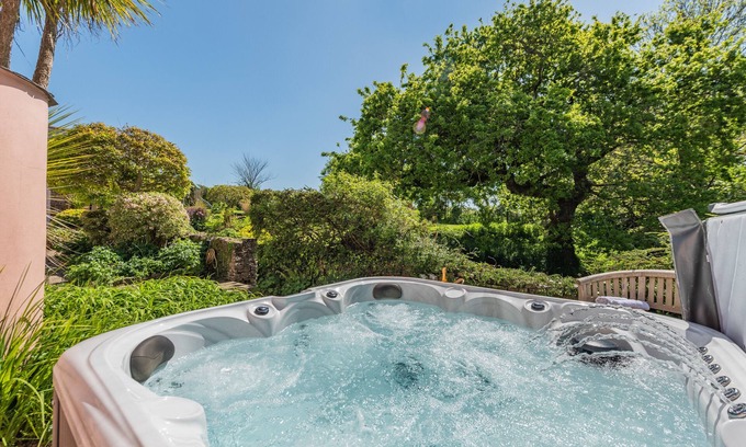 Westleigh House | Cornborough Combe - Five Bedroom House, Sleeps 10
