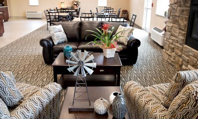 Oelwein Hotel | Cornerstone Inn & Suites Oelwein