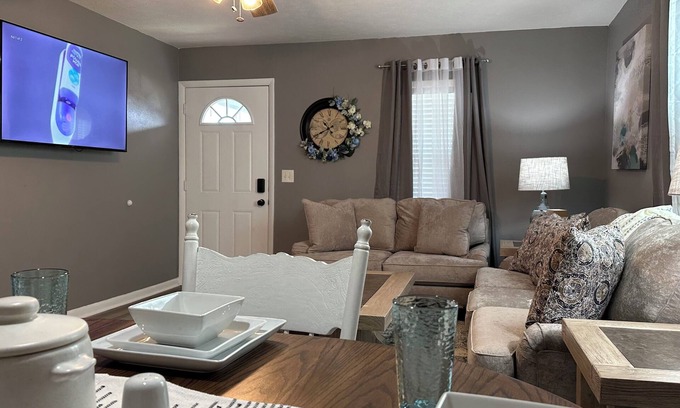 Pocahontas House | corporate comfort suits