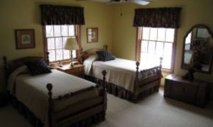 Black Wolf House | Corporate Executive Rental for EAA Airventure Close to EAA w/flying over house!
