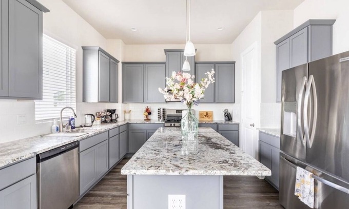 Spring Branch East House | Corporate Housing, Long-Term Stay Welcome!!!