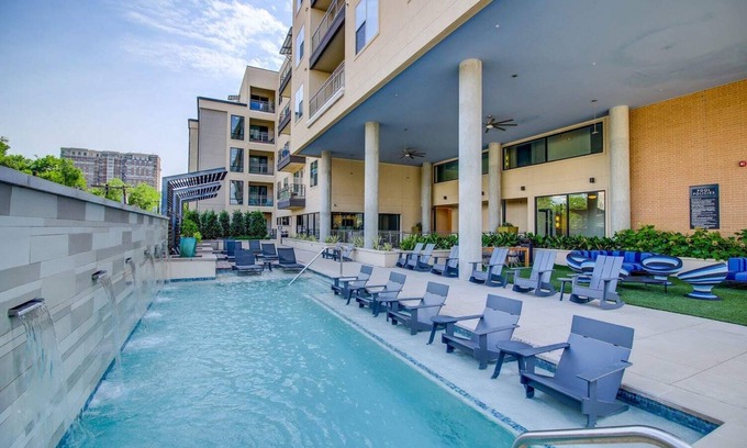 Knox - Henderson Apartment | Corporate Suites at Knox Henderson Dallas