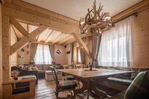 Cortina d'Ampezzo Apartment | Cortina Deluxe Chalet R&R