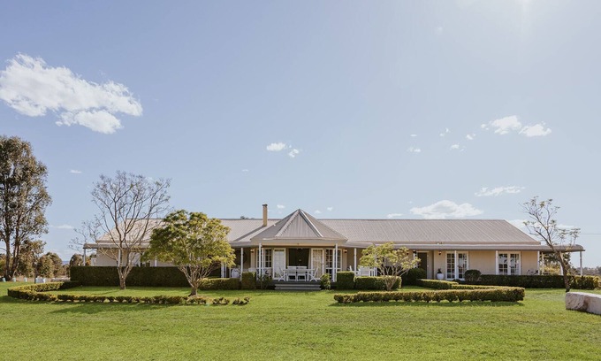 Belford House | Corunna Station 8 Bedrooms