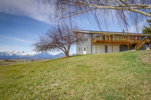 Corvallis House | Corvallis Coyote Creek House with Mountain Views!