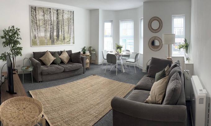 Portswood Apartment | Cosmopolitan - large 2 bed apartment
