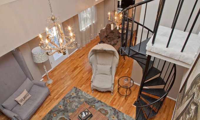 Waller Creek District Condo | Cosmopolitan Loft 4 Bedrooms